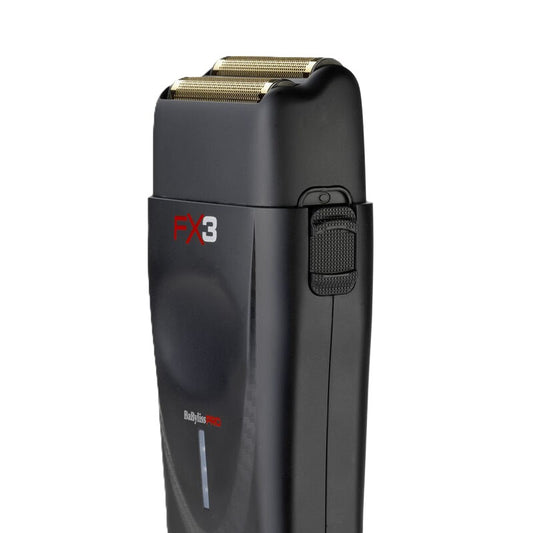 Babyliss Pro 4Artist Shaver FX3 rasoio a doppia lamina oroTi, visto da vicino con design ergonomico e lame dorate.